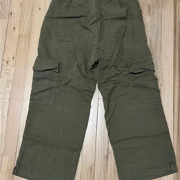 NWOT Zara | Olive Green Wide Leg Cargo Pants, M - Picture 2 of 2